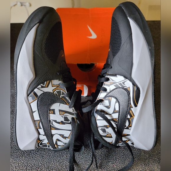 NIB Nike Team Hustle D8 JDI Basketball Print 3.5Y - Picture 5 of 7